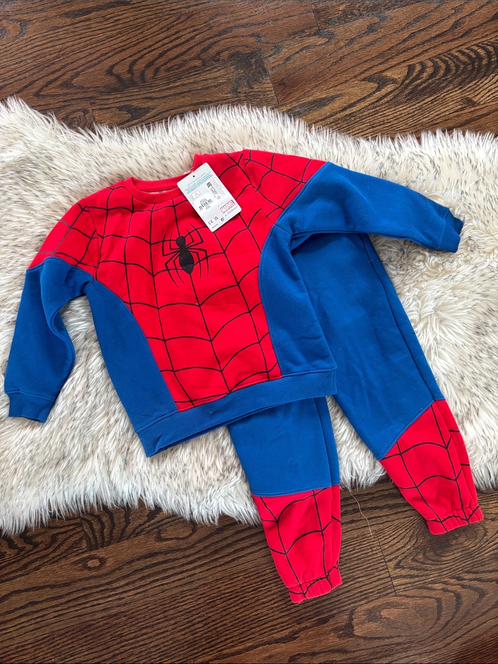 4T-5T NWT Marvel Spider Man Sweatshirt & Pants Set